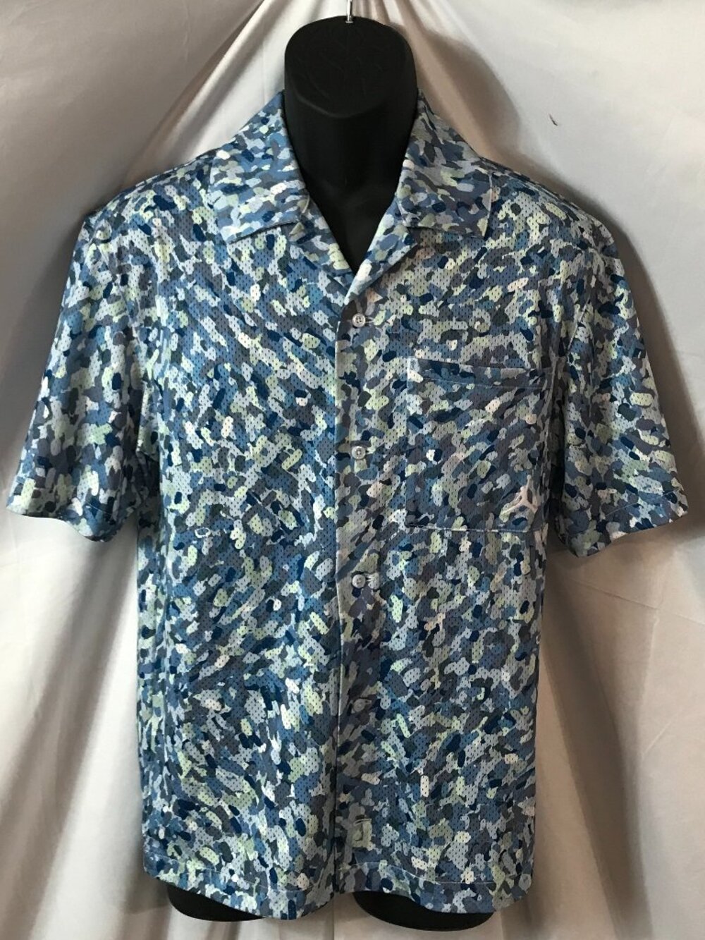 Jordan Full Body Button-Up Size XS Activewear Athletic Sport Cut Shirt